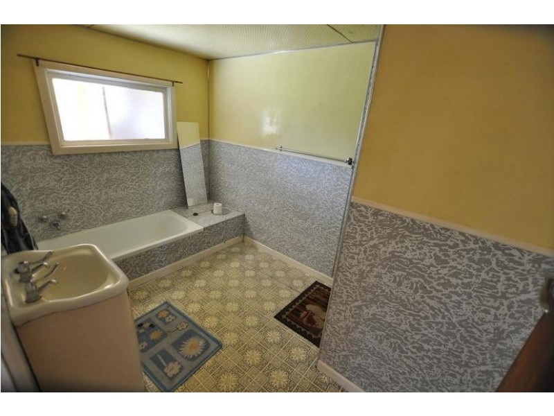 36 Lord Street, Cobden VIC 3266