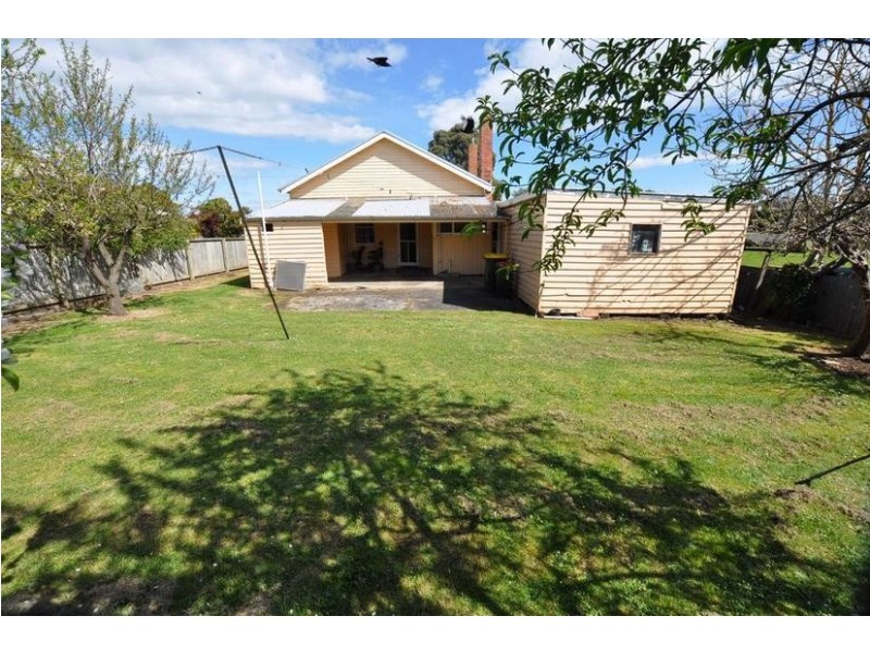 36 Lord Street, Cobden VIC 3266