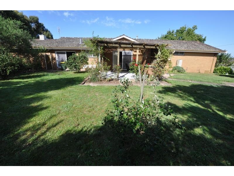 94 Clarke Street, Cobden VIC 3266