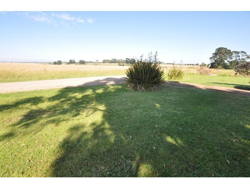 94 Clarke Street, Cobden VIC 3266
