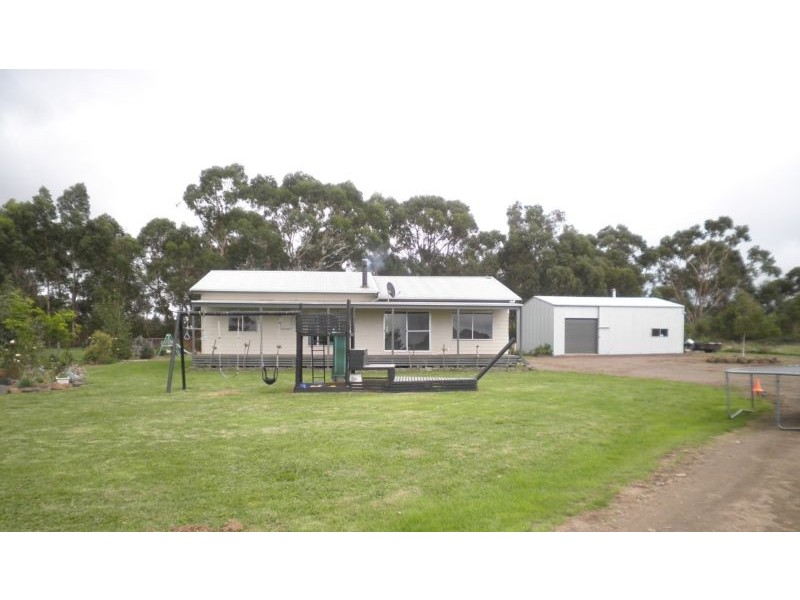 9 Alexanders Road, Elingamite VIC 3266