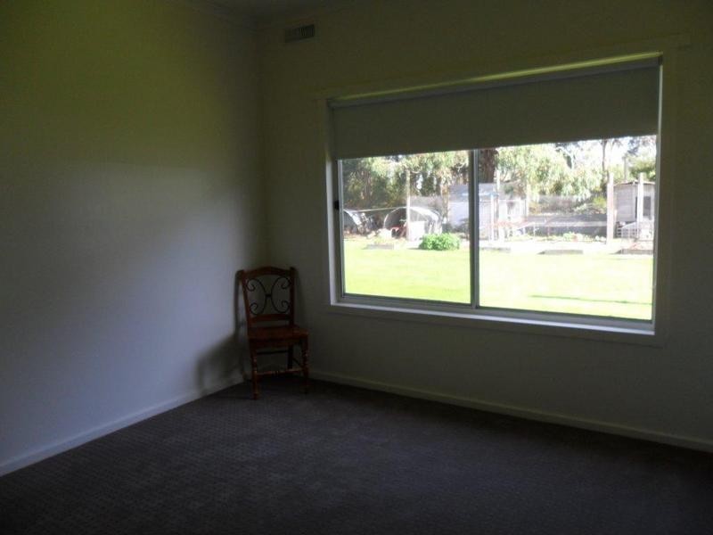 9 Alexanders Road, Elingamite VIC 3266