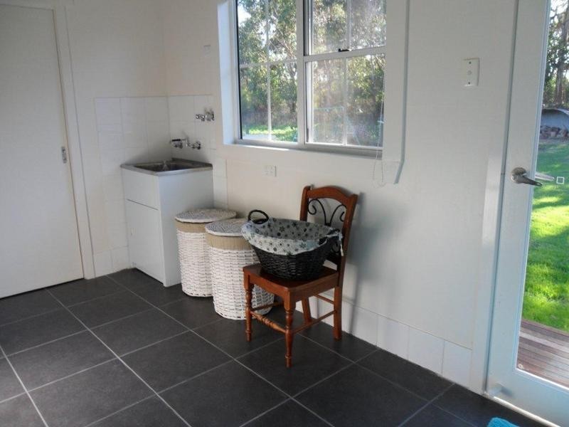 9 Alexanders Road, Elingamite VIC 3266