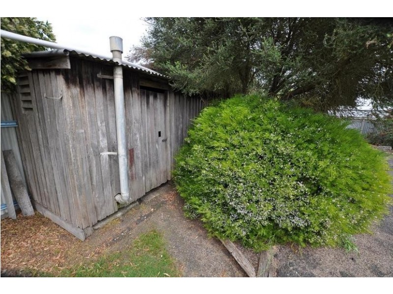 10 Jayarra Street, Simpson VIC 3266