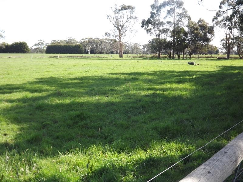 102 Neilson Road, Ecklin South VIC 3265