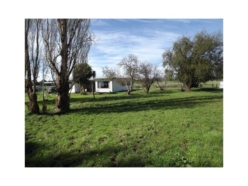 102 Neilsons Road, Ecklin South VIC 3265