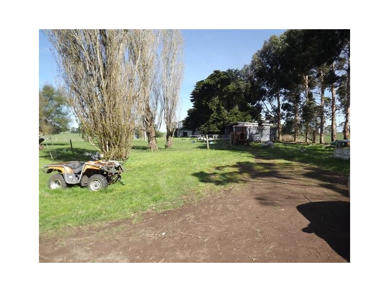 102 Neilsons Road, Ecklin South VIC 3265