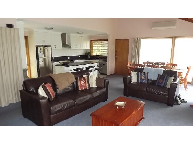 11 Kingfisher Grove, Warrnambool VIC 3280