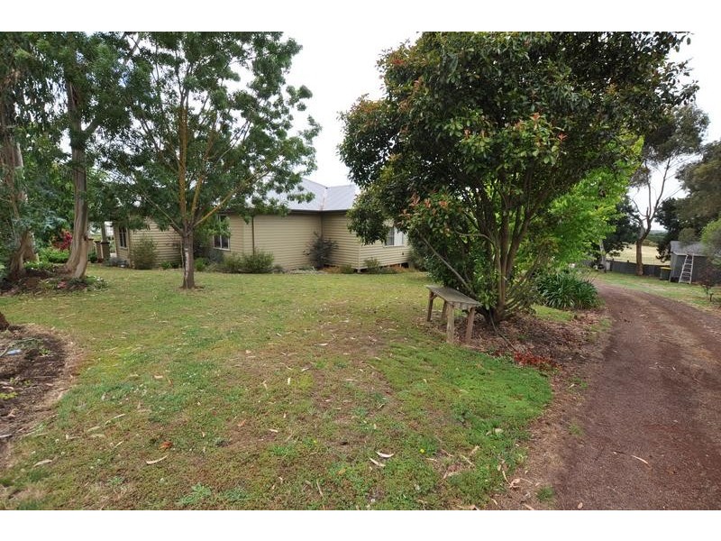 54 Glenormiston Road, Noorat VIC 3265