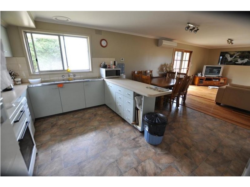 475 Crescent Road, Simpson VIC 3266