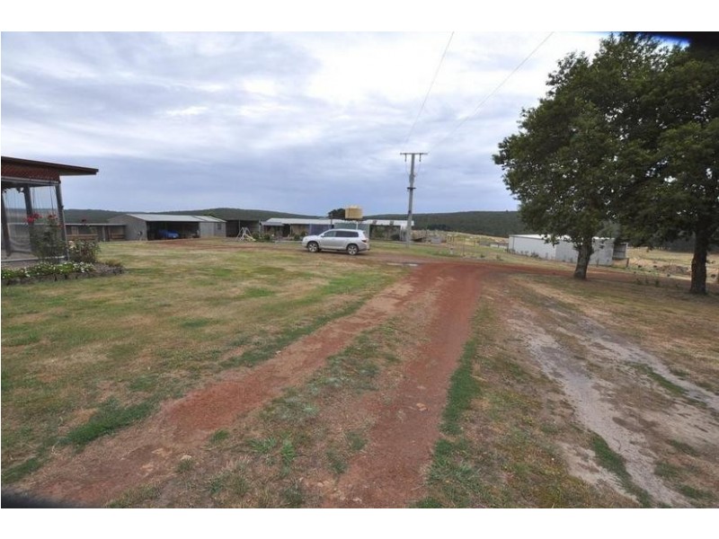 475 Crescent Road, Simpson VIC 3266