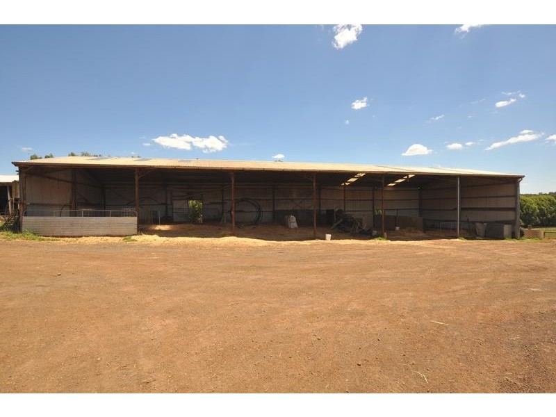 65 Crescent Spur Road, Simpson VIC 3266