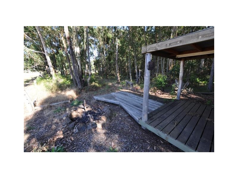 Lot TP 817312, lot 1 Cemetery Road, Cobden VIC 3266