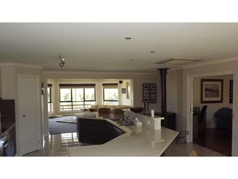 5 The Hill Court, Woodford VIC 3281