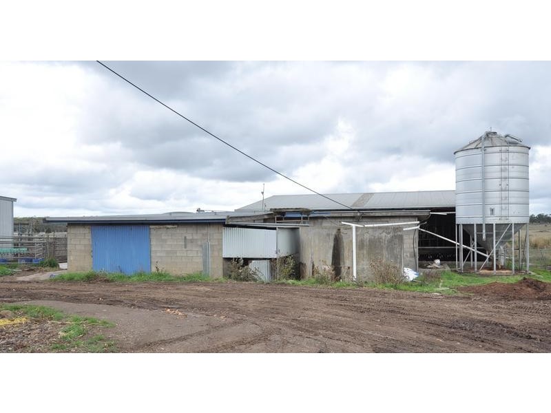 133 Soundrys Road, Elingamite VIC 3266