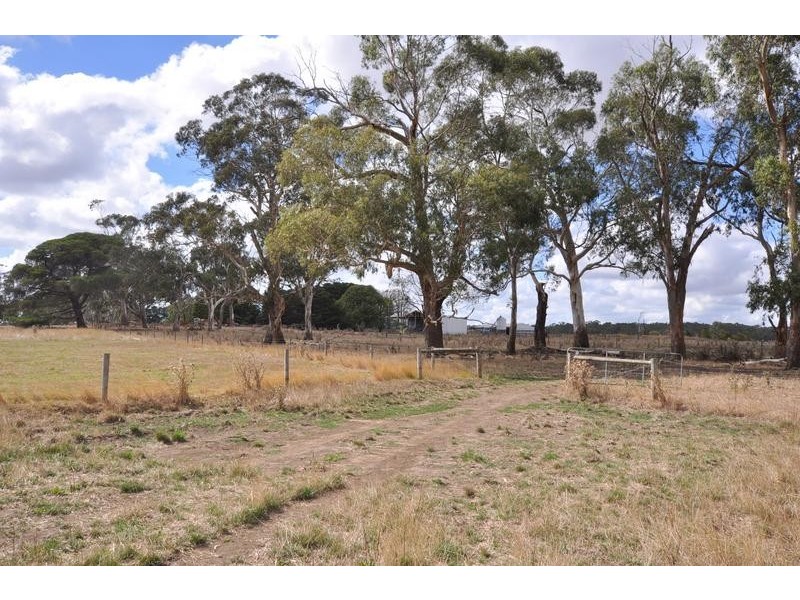 133 Soundrys Road, Elingamite VIC 3266