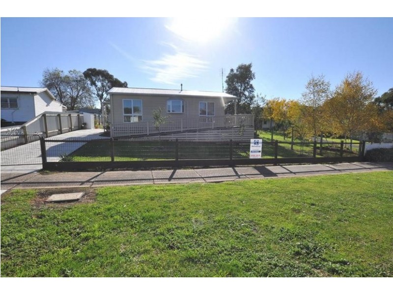 52 Silvestor Street, Cobden VIC 3266