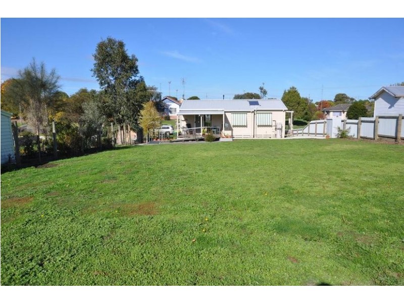 52 Silvestor Street, Cobden VIC 3266