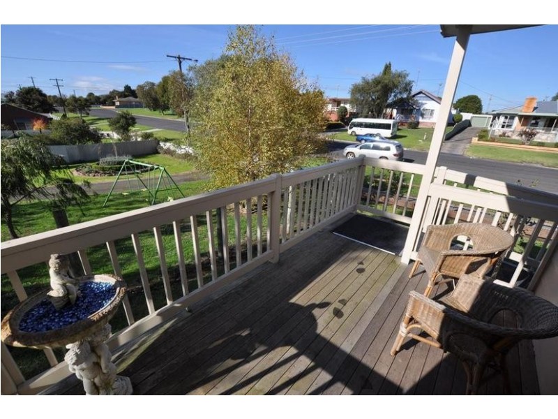 52 Silvestor Street, Cobden VIC 3266