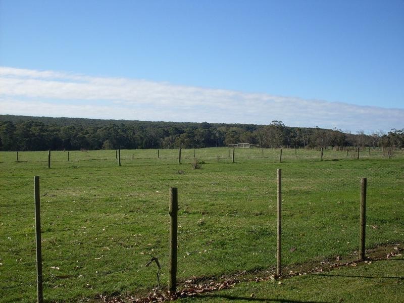 15 Haywards Road, Timboon VIC 3268