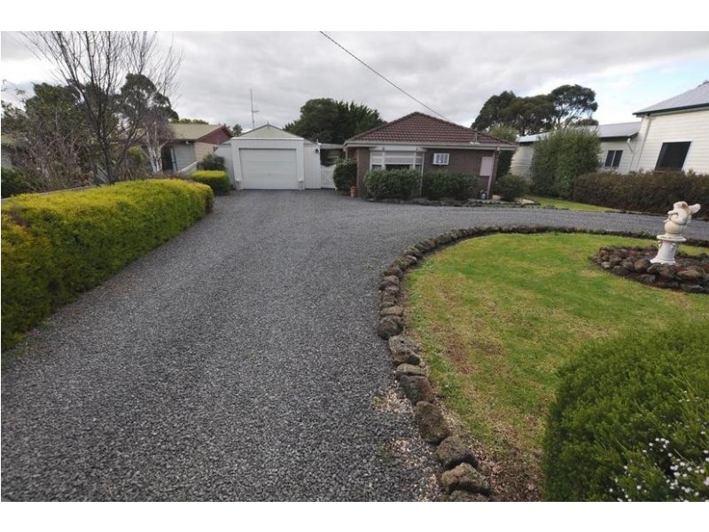 82 Clarke Street, Cobden VIC 3266