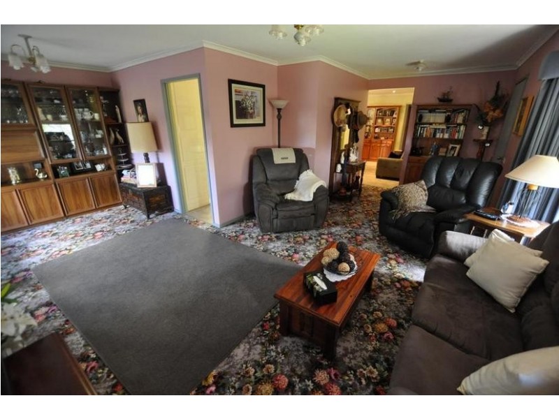 82 Clarke Street, Cobden VIC 3266