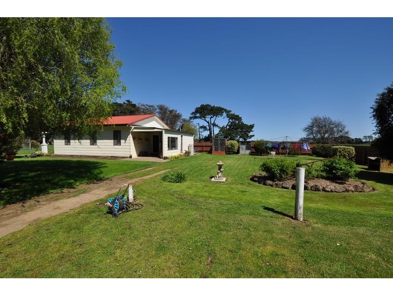 110 Cobden-Terang Road, Cobden VIC 3266