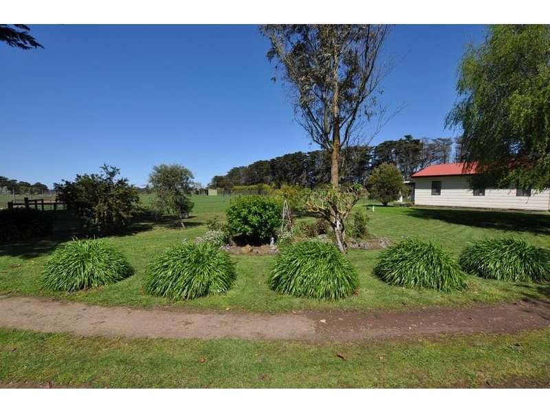 110 Cobden-Terang Road, Cobden VIC 3266