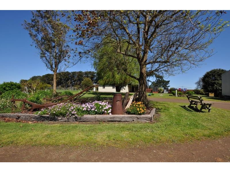 110 Cobden-Terang Road, Cobden VIC 3266