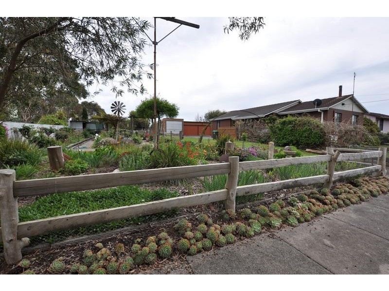 12 Jayarra Street, Simpson VIC 3266