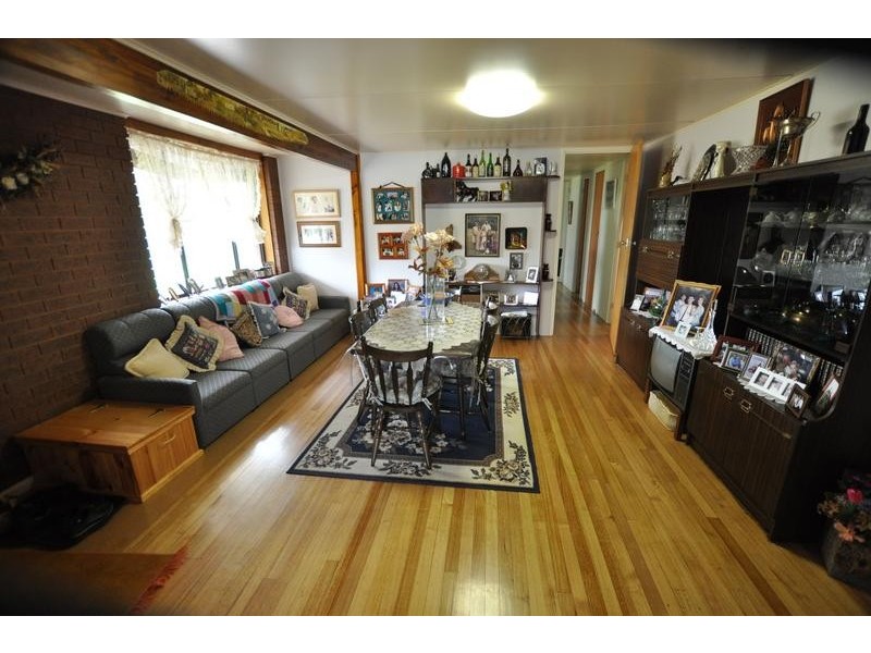12 Jayarra Street, Simpson VIC 3266
