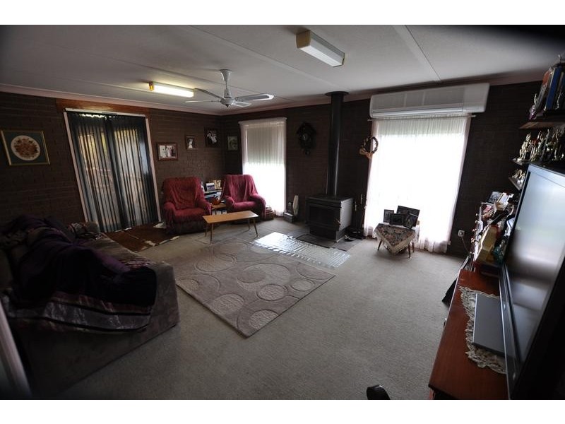 12 Jayarra Street, Simpson VIC 3266
