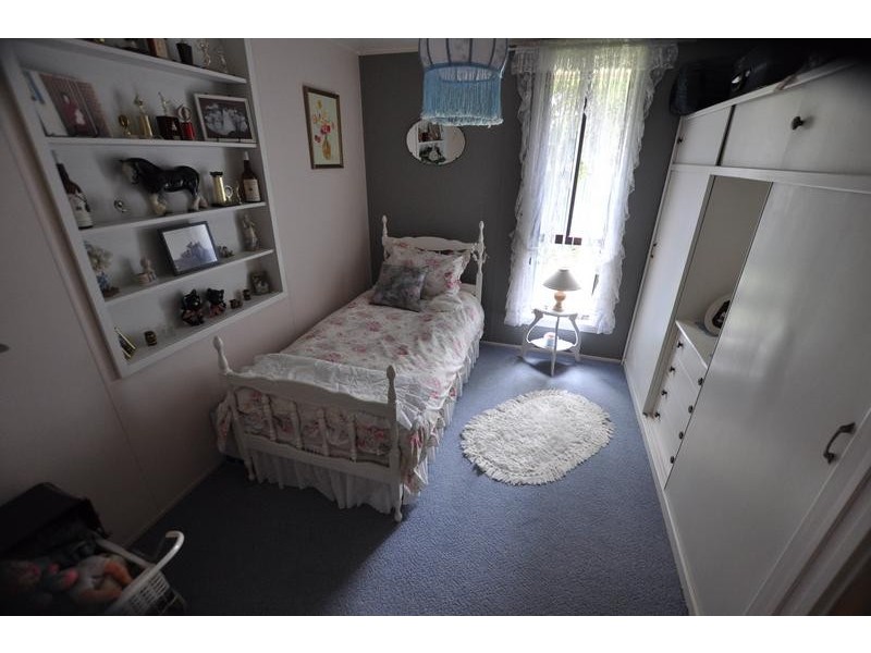 12 Jayarra Street, Simpson VIC 3266