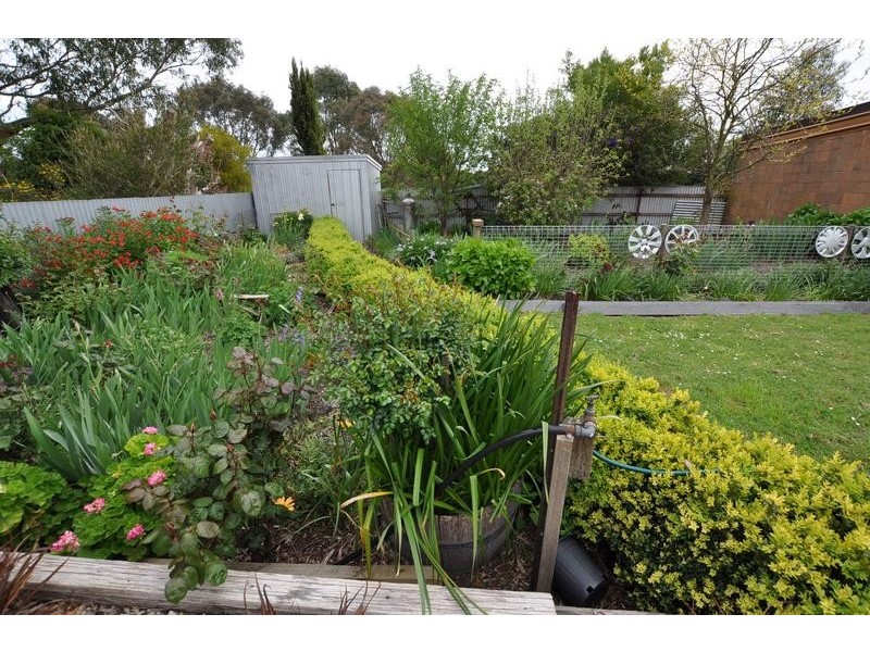 12 Jayarra Street, Simpson VIC 3266