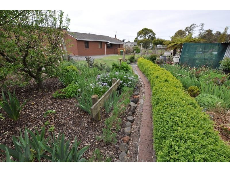 12 Jayarra Street, Simpson VIC 3266