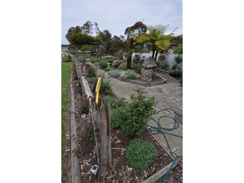 12 Jayarra Street, Simpson VIC 3266