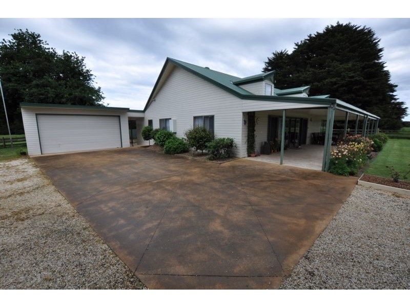 1918 Cobden-Lavers Hill Road, Simpson VIC 3266