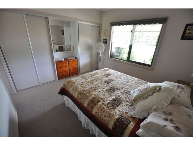 1918 Cobden-Lavers Hill Road, Simpson VIC 3266