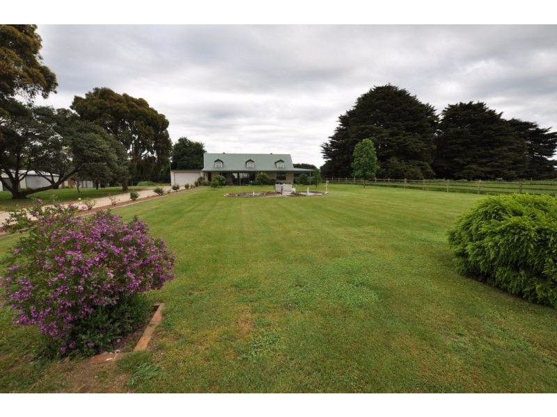 1918 Cobden-Lavers Hill Road, Simpson VIC 3266