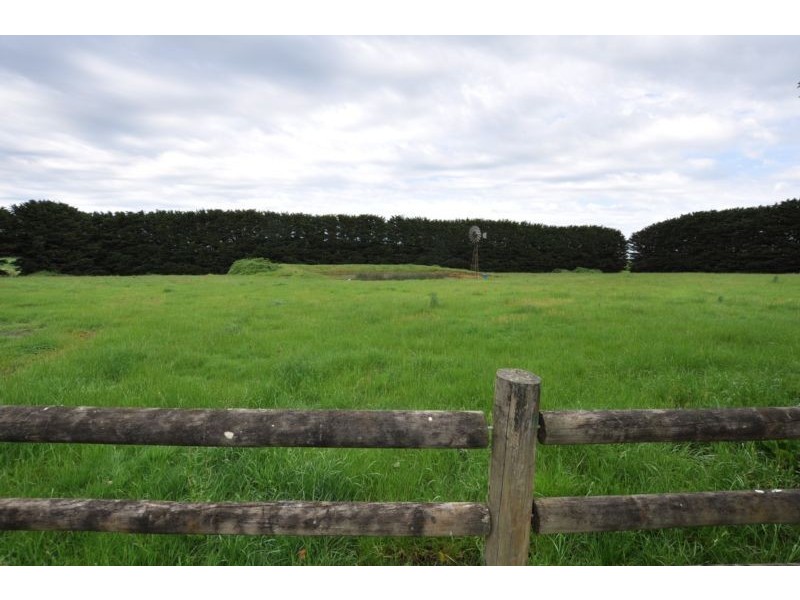 1918 Cobden-Lavers Hill Road, Simpson VIC 3266