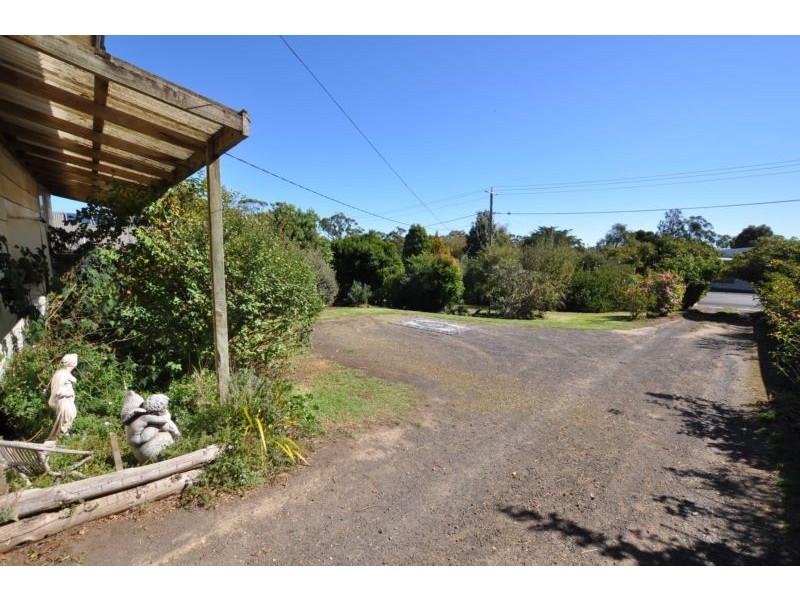 30 Barrett Street, Timboon VIC 3268