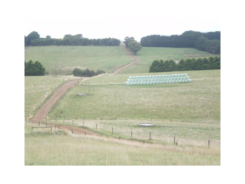 326 Crescent Road, Simpson VIC 3266