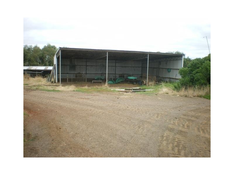 326 Crescent Road, Simpson VIC 3266