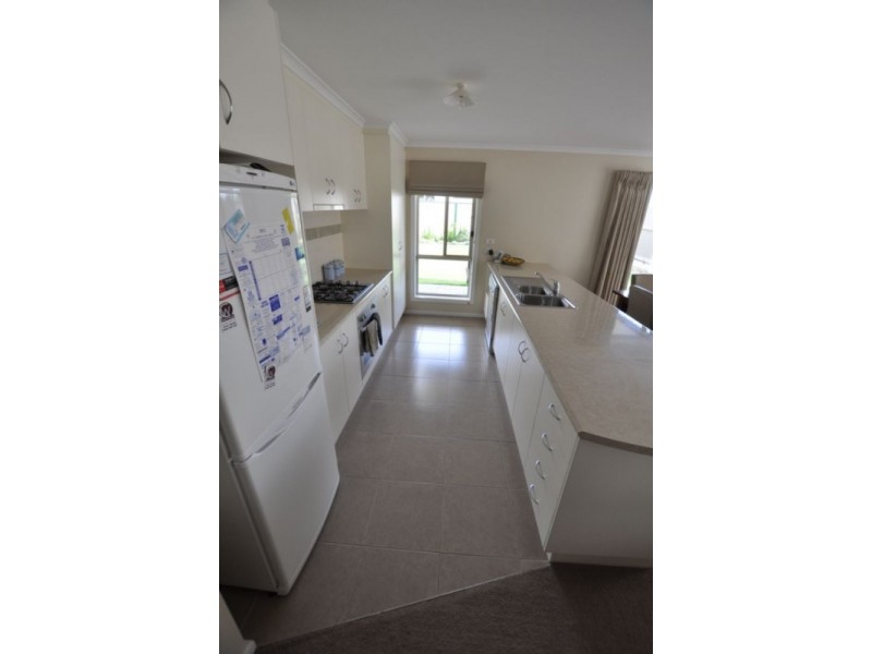 2/65 Curdie Street, Cobden VIC 3266