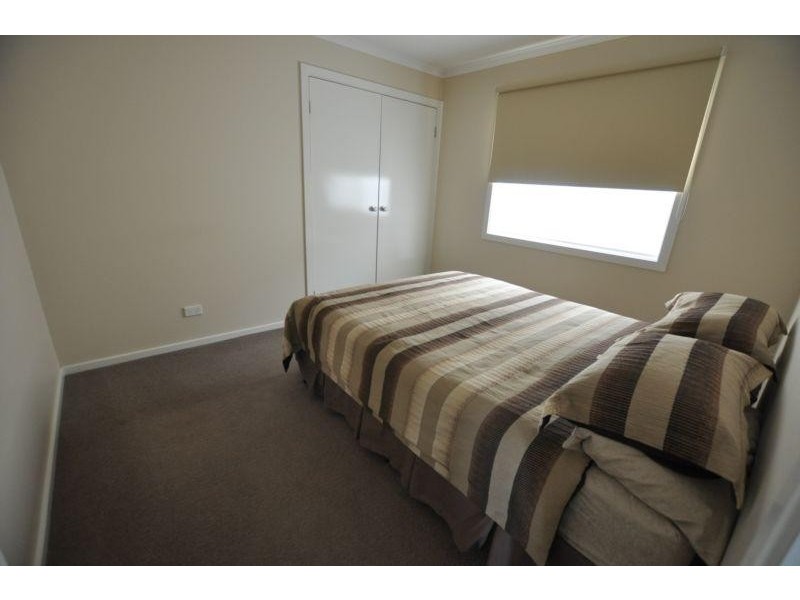 2/65 Curdie Street, Cobden VIC 3266