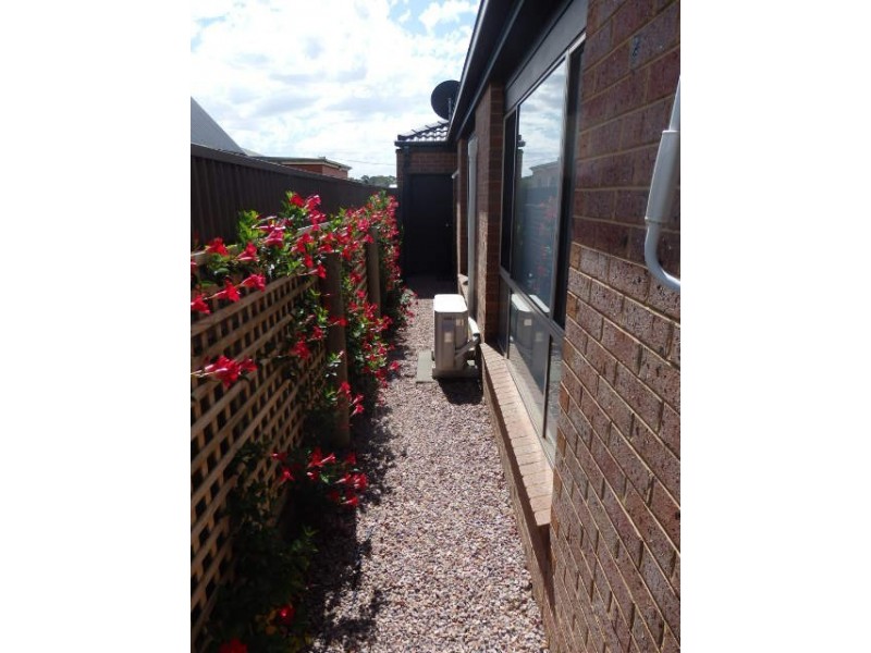 2/65 Curdie Street, Cobden VIC 3266