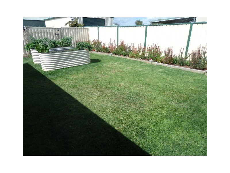 2/65 Curdie Street, Cobden VIC 3266