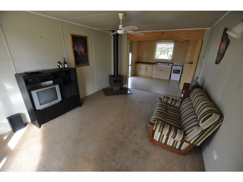 6 Kardella Street, Simpson VIC 3266