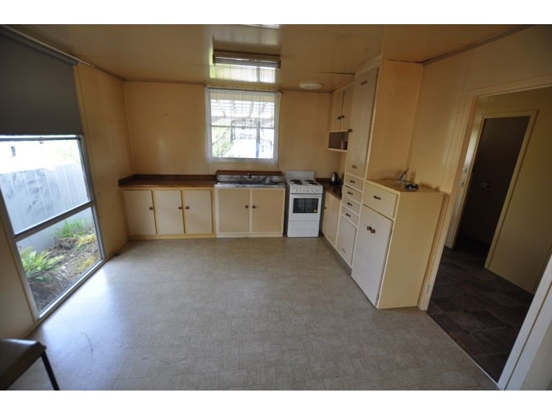 6 Kardella Street, Simpson VIC 3266