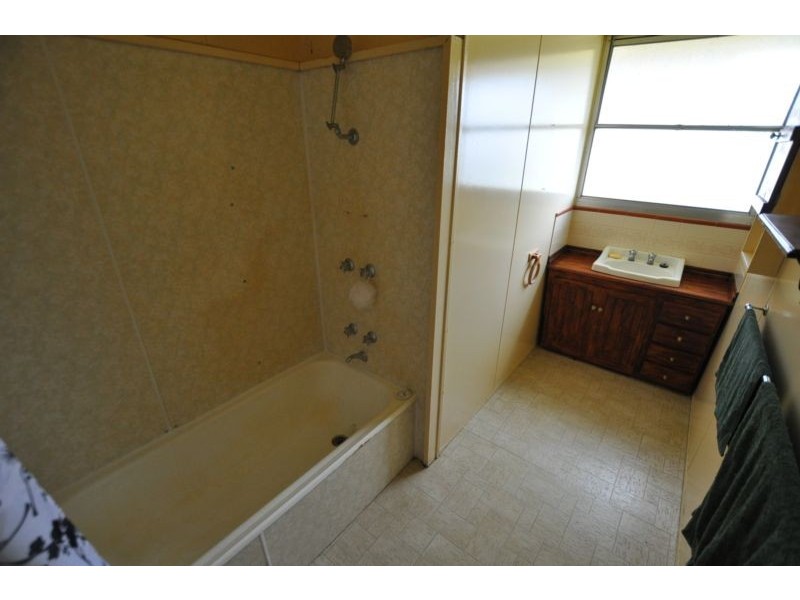 6 Kardella Street, Simpson VIC 3266